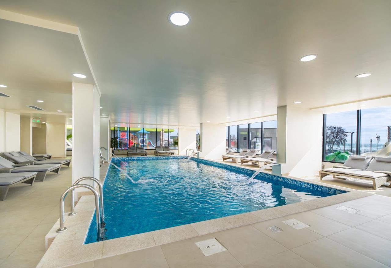 Rusty Sands Apt Spa N Pools Beach Resort Năvodari Екстериор снимка